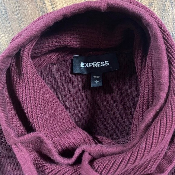 Express Sweater - Picture 4 of 4